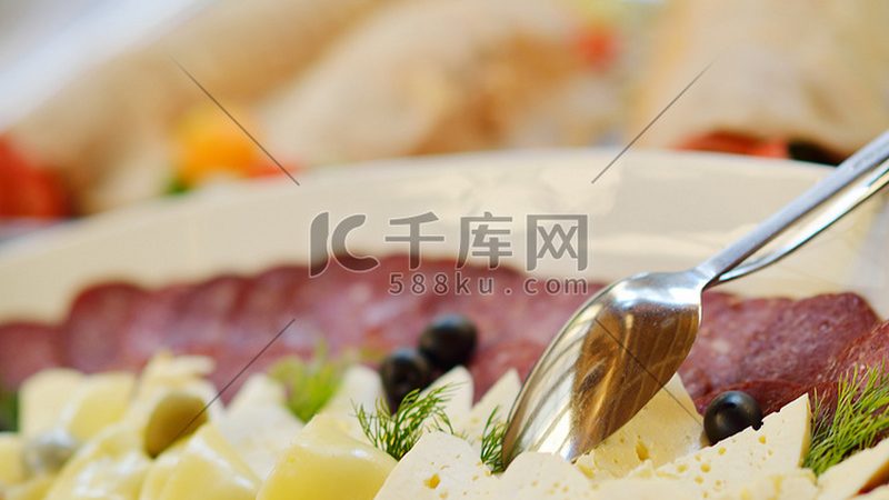零食批发一件代发哪个牌子快